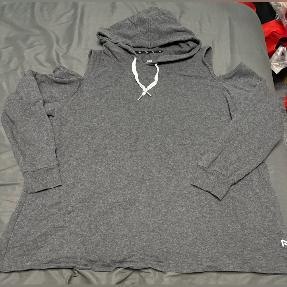 NOLA PLUS SIZE CUT-OUT SHOULDER HOODED SWEATER
